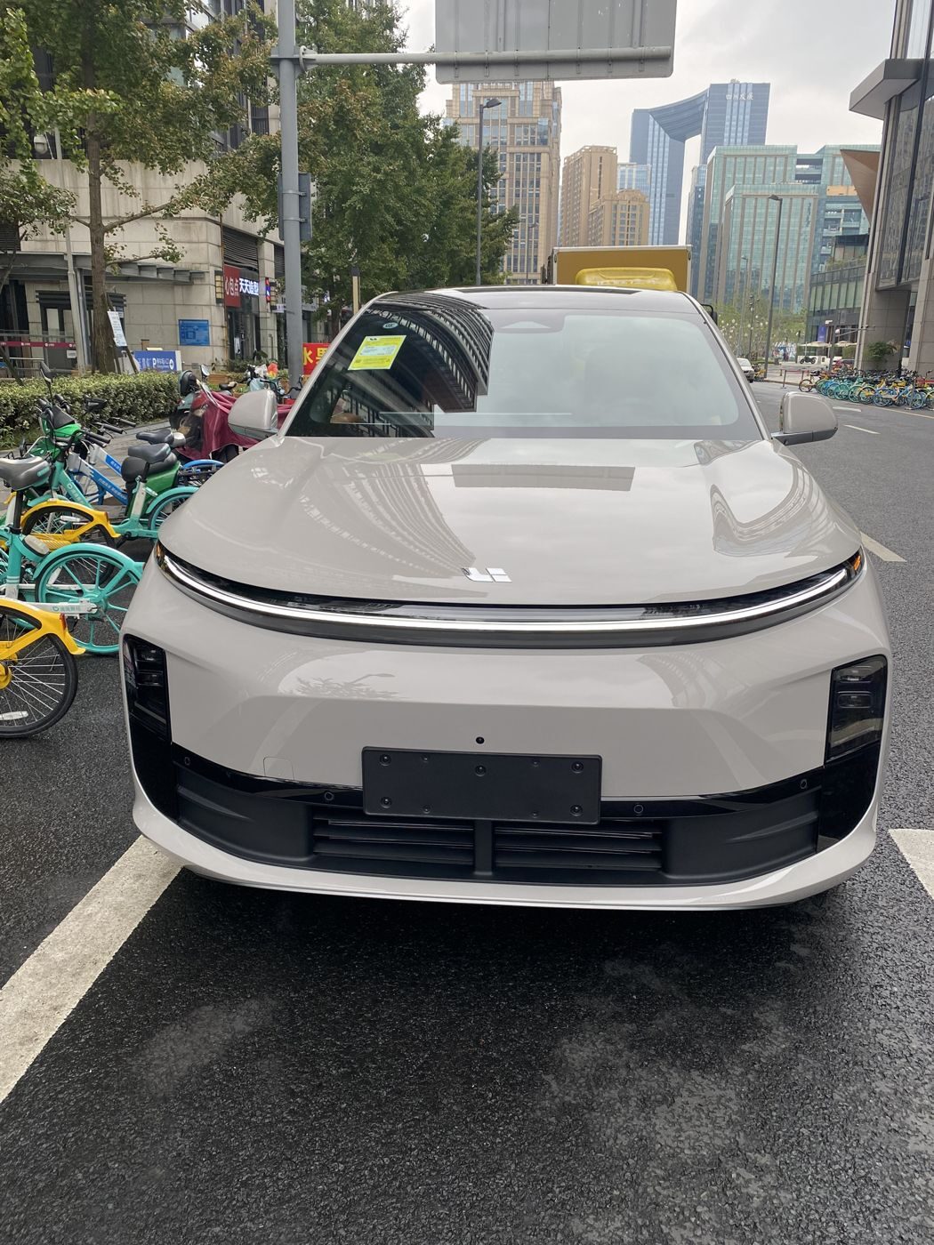 4399js金莎国际 MEGA 高压纯电 MPV
